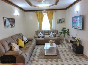 Homely,Stylish Nyali 2BR Suite w/ Hot Shower WIFI